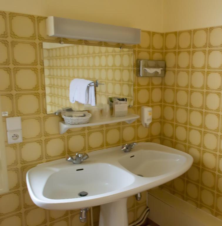 Hotel La Tete Noire Montrichard Zewnętrze zdjęcie